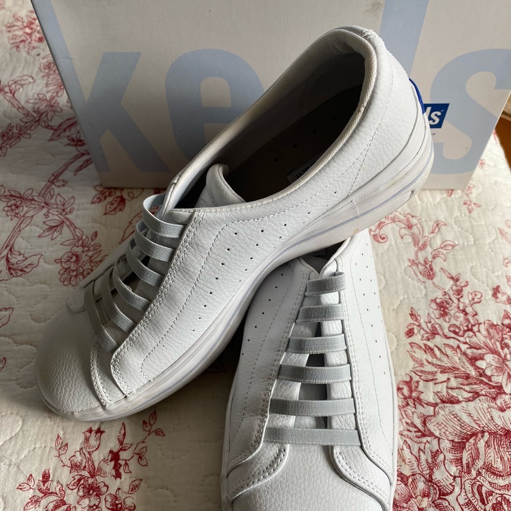 Meds slip on tennis shoes